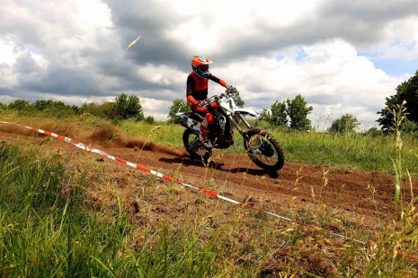 Змагання з мотокросу в селі Бугрин